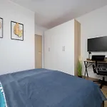 Stylish Apartment With Parking By Noclegi Renters