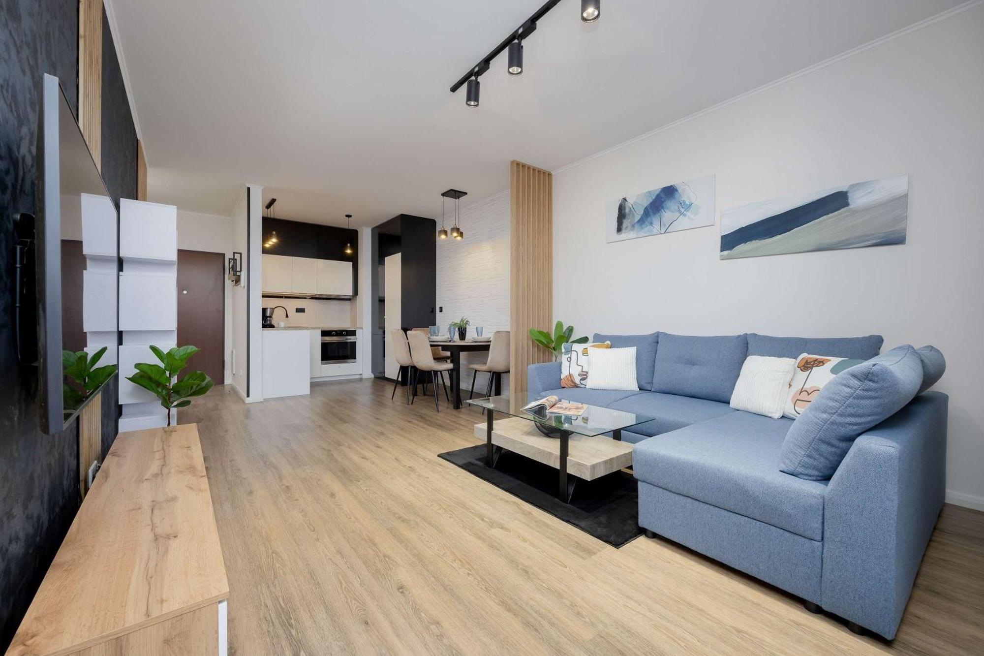 Stylish With Parking By Renters *