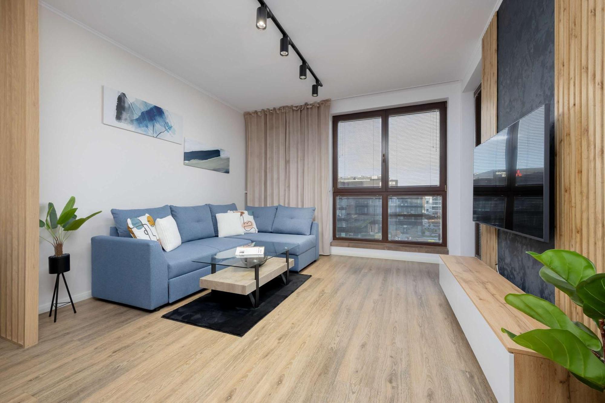 Stylish With Parking By Renters *